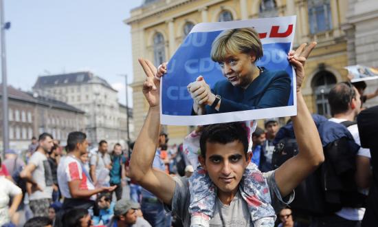 Мигранты штурмуют погранпереходы, а Турция – Европу