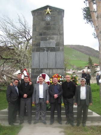 Отремонтирован памятник в честь жителей села Какавадзор, погибших во время ВОВ