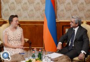 Президент Армении попрощался с послом Румынии