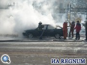 Перед зданием парламента Армении сгорел автомобиль