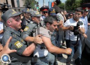 В Ереване продолжаются акции против роста тарифов на транспорт - задержаны активисты