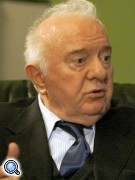 Шеварднадзе видит угрозу в строительстве прямой автотрассы Армения-Аджария