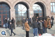 Ереванцы выступили в защиту арестованных оперов Центрального отдела управления полиции