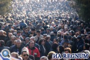 Большая политика и детские аттракционы: фотоотчет с митинга оппозиции в Ереване 17 марта