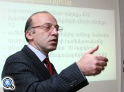 Кипрский кризис может вызвать положительную цепную реакцию по развалу оффшоров - экономист