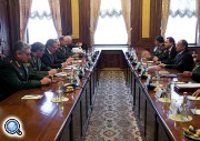 Министры обороны Армении и России обсудили в Москве перспективы военного сотрудничества