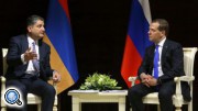 Медведев и Саркисян обсудили участие Армении в Таможенном союзе и строительство нового блока АЭС