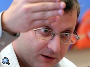 Как президент Армении ищет преемника: интервью политолога Сурена Суренянца