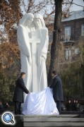 В Ереване открыт памятник, символизирующий многовековую дружбу армянского и русского народов