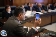 Первый в мире армянский планшетный компьютер подарили премьер-министру