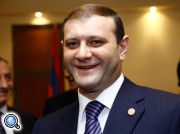 Казус в мэрии Еревана: Мэр поздравил осужденную за уголовное преступление экс-директрису школы