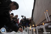 Перед посольством Украины в Ереване почтили память погибших в Киеве