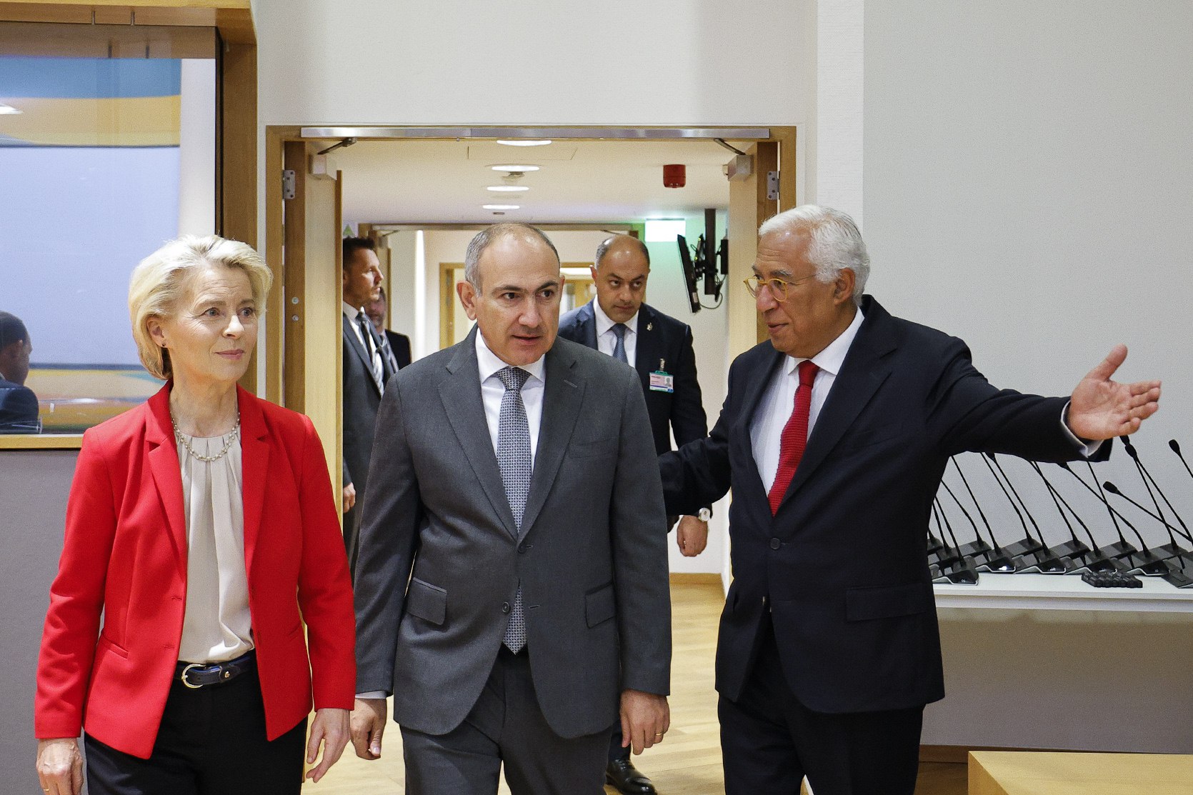 Европейское турне Пашиняна