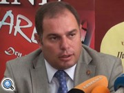 Для армянских олигархов иметь свиту телохранителей - вопрос престижа: депутат
